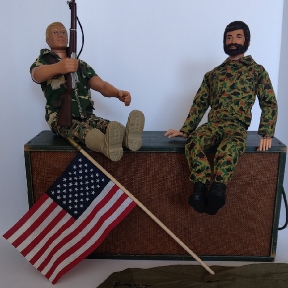 1964 Hasbro G.I. Joe Military Doll & 1992 G.I. Joe Includes Loaded Foot Locker - Picture 9 of 15